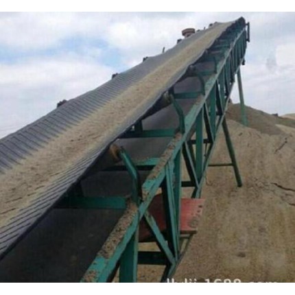 供應(yīng)廠家直銷皮帶輸送機、帶式輸送機、大傾角輸送機，價格優(yōu)惠
