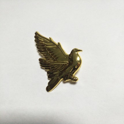 金屬鋅合金工藝品定制 帶蝴蝶扣的小鳥徽章 創(chuàng)意小鳥翅膀徽章