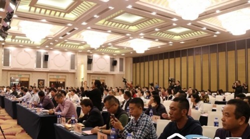 凝聚行業(yè)力量  共塑品牌未來(lái)——2019廣州陶瓷工業(yè)展國(guó)內(nèi)首場(chǎng)新聞發(fā)布會(huì)