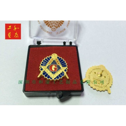 深圳專業(yè)生產(chǎn)大量沖壓金屬徽章，金屬獎牌勛章等