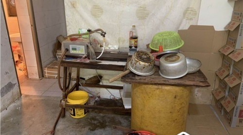 嫌正規(guī)工作又苦又累，男子動(dòng)歪心思制售假冒醬油被抓了