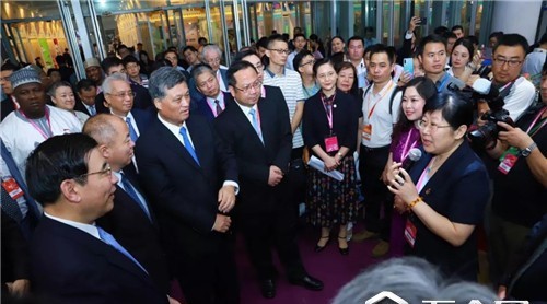 【聚焦中博會】工業(yè)和信息化部苗圩部長、王江平副部長等領(lǐng)導(dǎo)親切會見領(lǐng)軍企業(yè)家代表