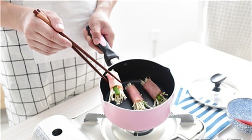 集成灶風(fēng)口之下：產(chǎn)品同質(zhì)化嚴(yán)重，依賴線下推廣