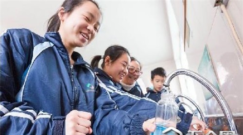 桶裝水時(shí)代將過去？ 浙江多所高校改喝直飲水