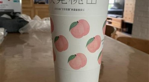 奶茶也穿“內(nèi)增高”，消費者覺得被誤導(dǎo)，商家稱有提示